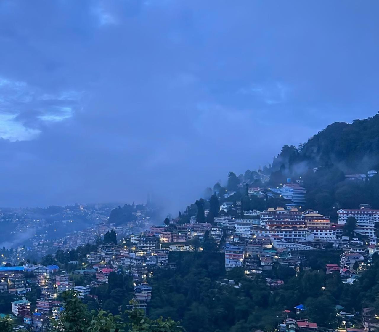 Himalayan Gorkha Retreat II Free Parking 호텔 다르질링 외부 사진