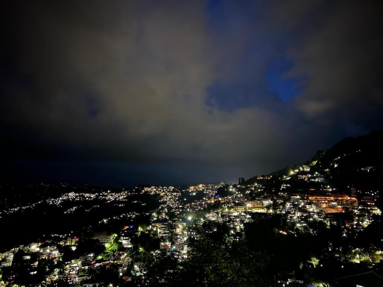 Himalayan Gorkha Retreat II Free Parking 호텔 다르질링 외부 사진